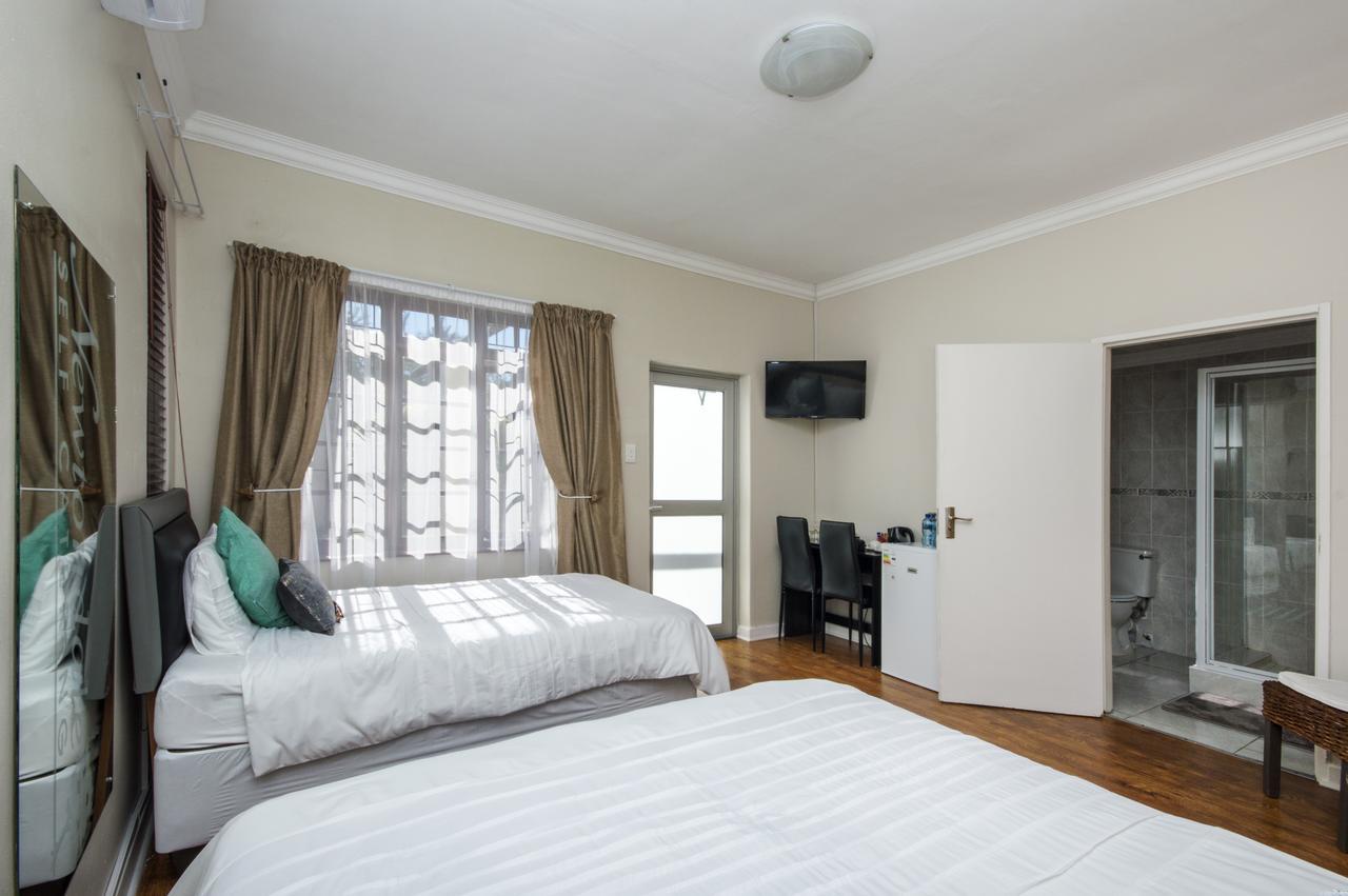 Walmer Villiers Self Catering Port Elizabeth Extérieur photo